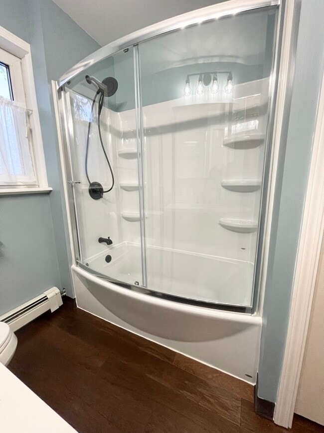 Building Photo - Large 4 Bd, 3 Bath House for Rent in North Pole!