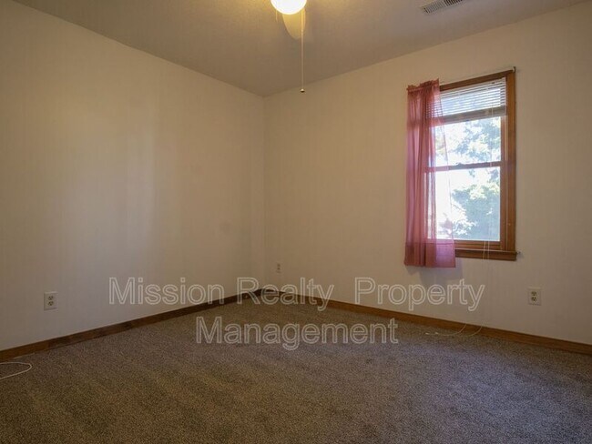 Building Photo - 7412 Pineleaf Dr