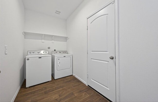 Building Photo - 21170 Alder Oaks Dr