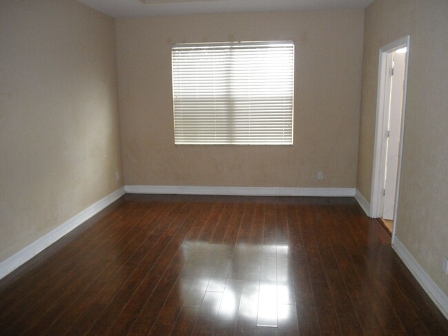 Building Photo - Pipers Cay Townhomes