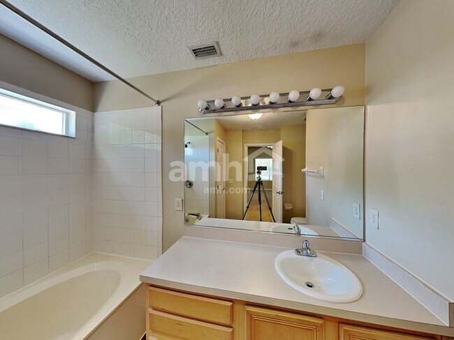 Building Photo - 1052 Deer Chase Drive