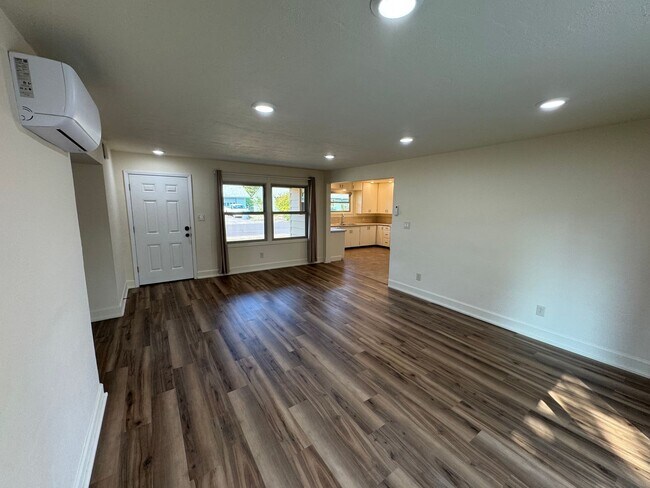 Building Photo - Beautifully Renovated 3 Bedroom ~ 2 Bathro...