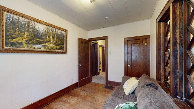 Building Photo - Beautiful Woodwork in this Charming Old Home