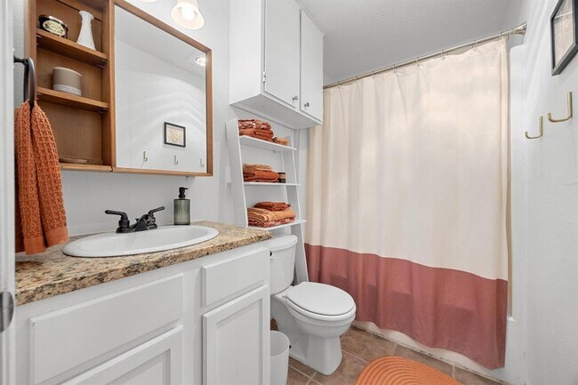 Building Photo - 9100 Mountain Ridge Dr