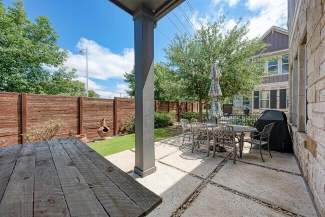 Building Photo - 10201 Cienega Cove
