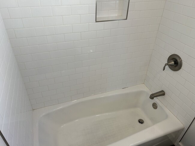 Building Photo - Super Cute 1 Bedroom, 1 Bath West Petaluma...