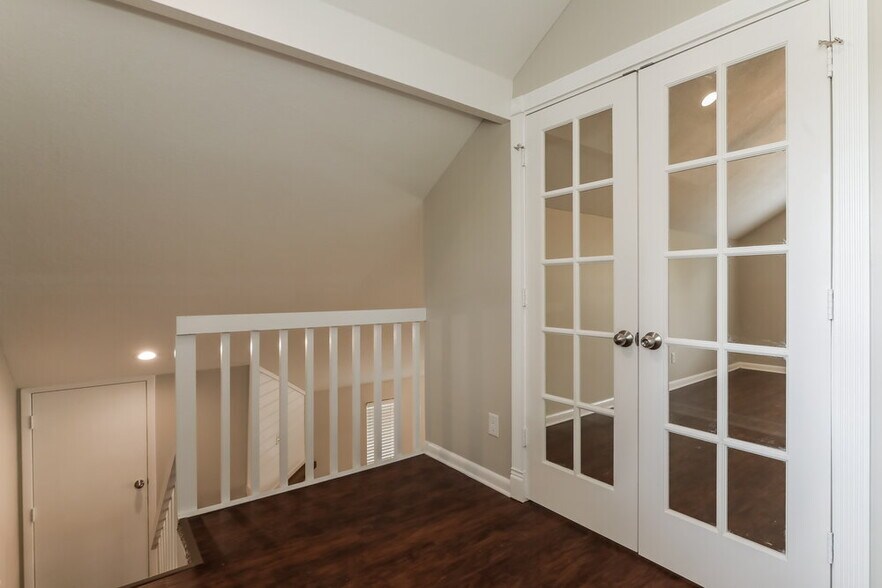 Building Photo - 6826 Coralberry Ct