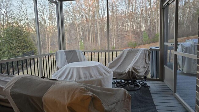 Building Photo - 6002 Bedstone Dr