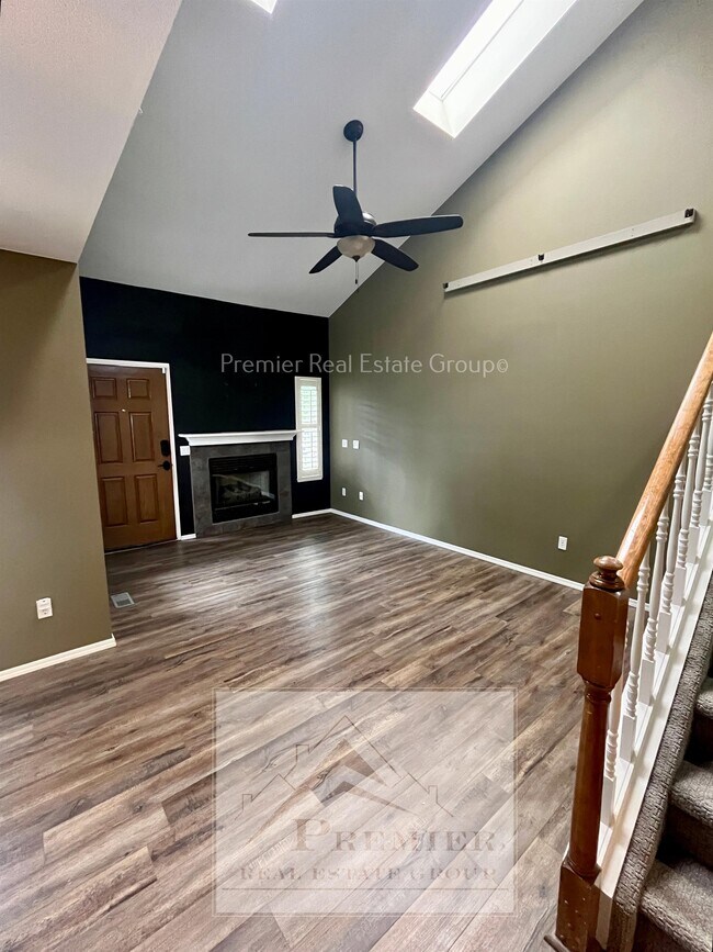 Building Photo - 6973 Los Reyes Cir