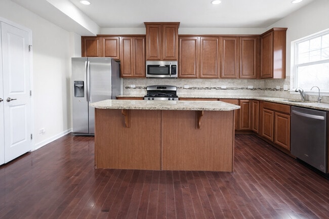 Building Photo - 3463 Bradbury Cir