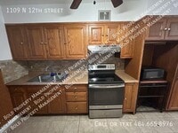 Building Photo - 1109 N 12th St