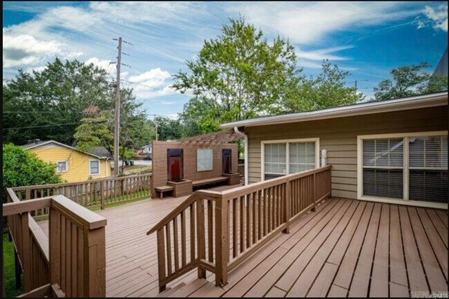 Building Photo - 32 Lenon Dr