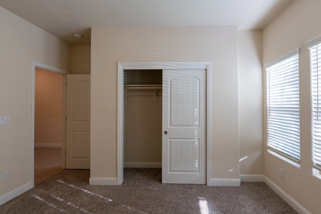 Building Photo - Two weeks free rent  "Spacious 4-Bedroom Haven with 2 Full Baths in Merced – Your Dream Home Awai...