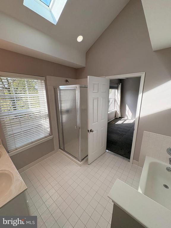 Building Photo - 905 Kennedy Ct