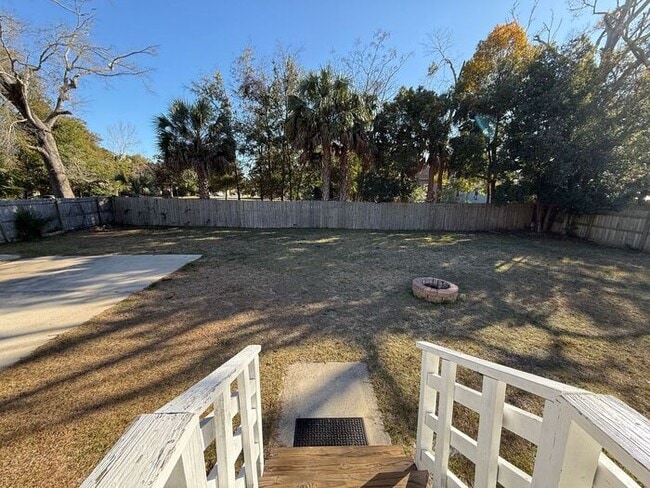 Building Photo - Pensacola - East Hill- 3 bedroom, 2 bathroom