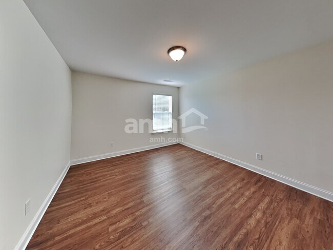 Building Photo - 139 Willowbrook Dr