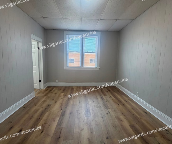 Building Photo - 4856 Magoun Ave