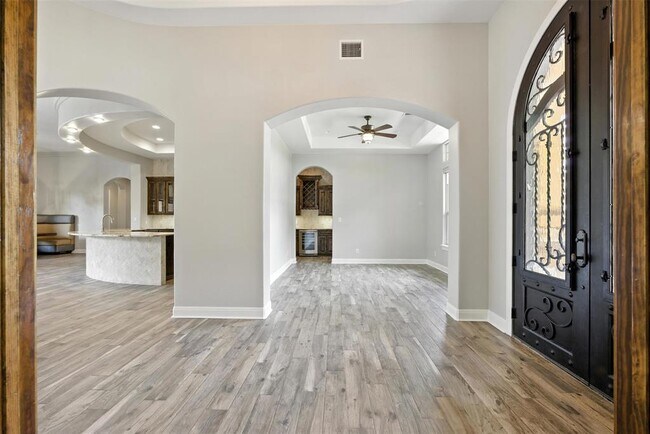 Building Photo - 7617 Lazy River Cove