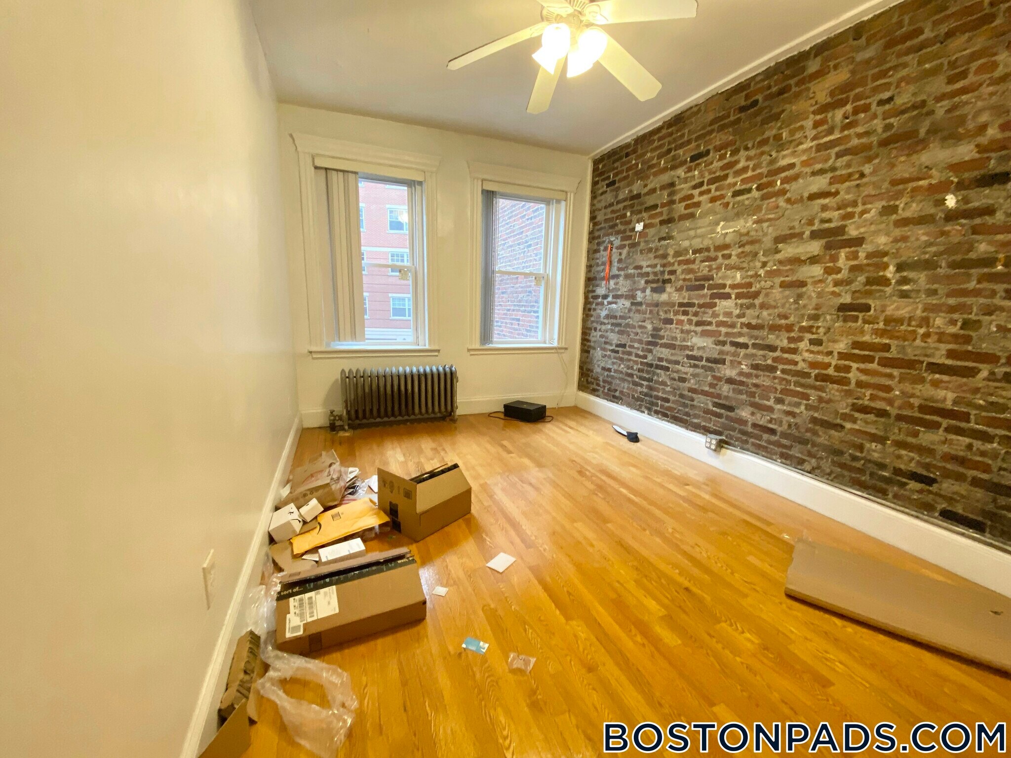 Building Photo - 149 Park Dr
