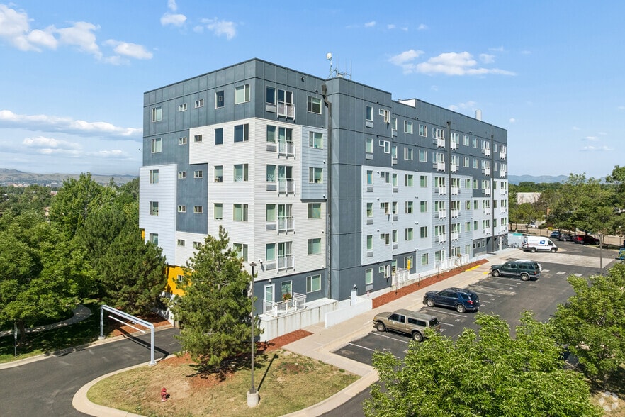 Building Photo - The Residences at Creekside