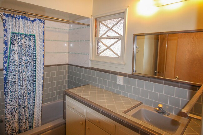 Building Photo - 17832 Lemarsh St