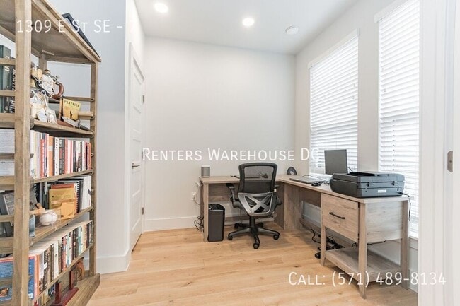 Building Photo - 1309 E St SE