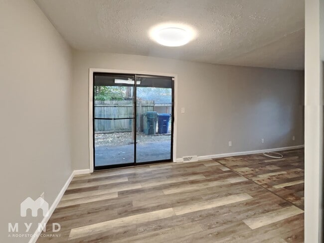 Building Photo - 4957 Betsy Dr