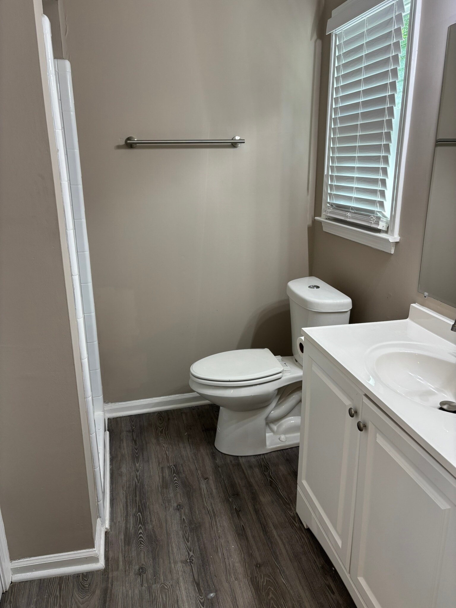 Building Photo - 548 Kenton Dr