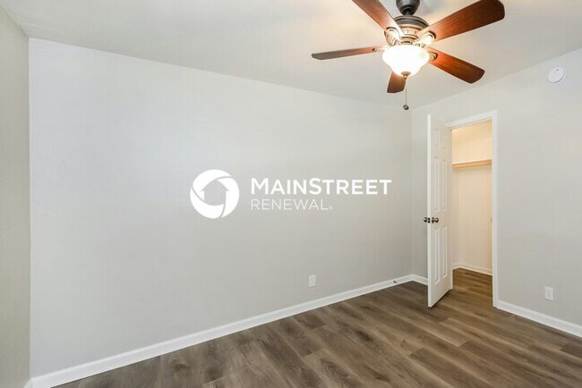 Building Photo - 3 Bedroom Pet-Friendly Home in TUCSON, AZ with Main Street Renewal