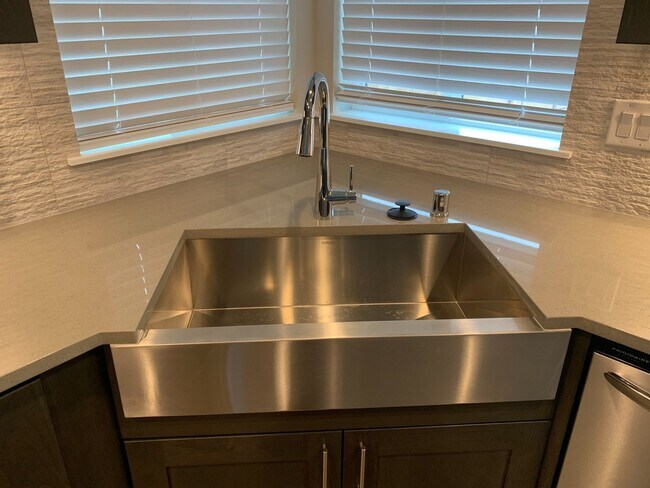 Building Photo - COMING SOON END OF FEB Salmon Creek Legacy Estates....  Front yard care provided - EZ 1/5 & 205 a...