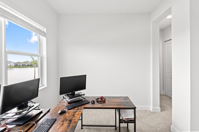 Building Photo - 15134 Cameo Ct