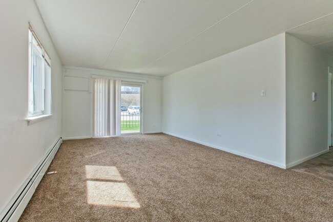 Building Photo - 10 W 137th St