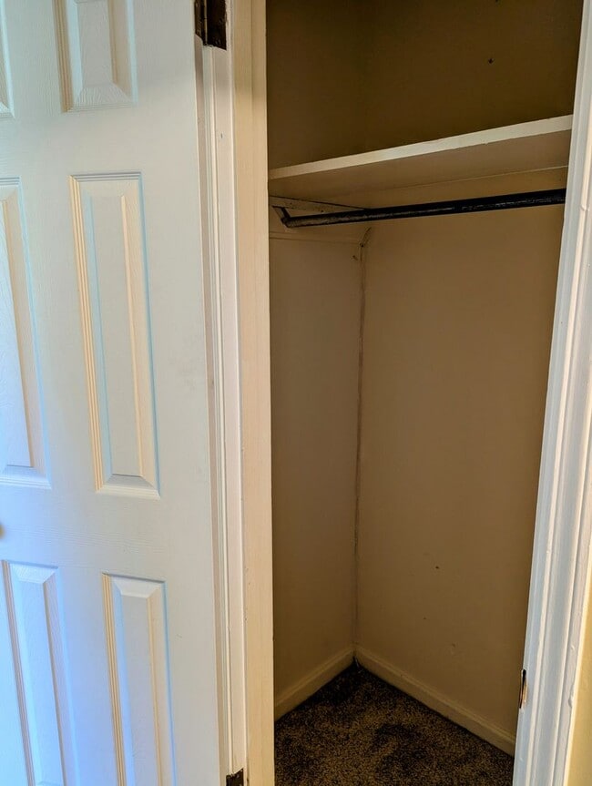 Building Photo - Fully Updated 3 Bedroom Home For Rent