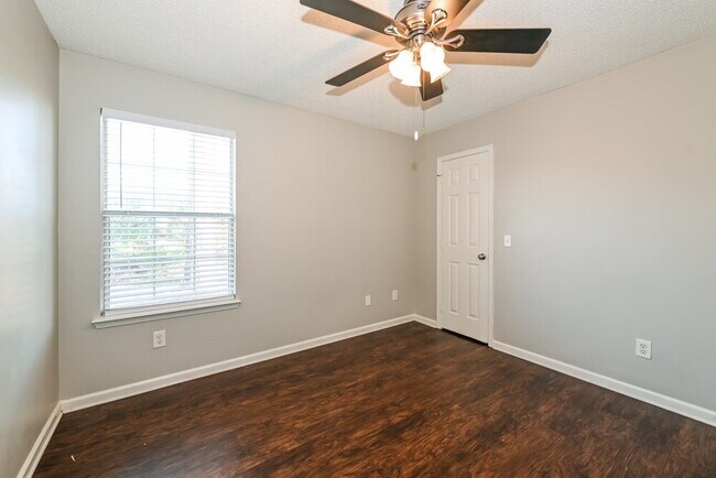 Building Photo - 11181 Coldfield Dr