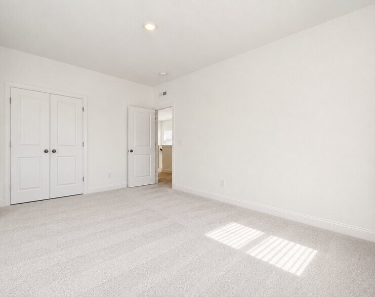 Building Photo - 1565 Goldfinch Perch Ln