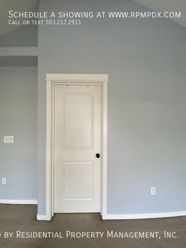 Building Photo - 2518 NW 1st Dr