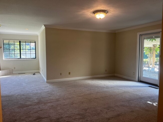 Building Photo - MORGAN HILL Expansive 6 bedroom, 4.5 bathroom home