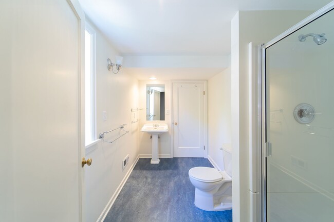 Building Photo - Enchanting Portland Heights 5BD House: You...