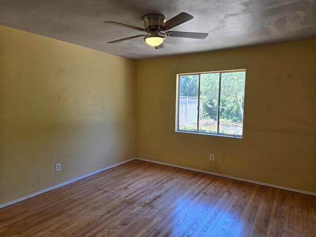 Building Photo - Large home near SDSU available 08/01/2026.