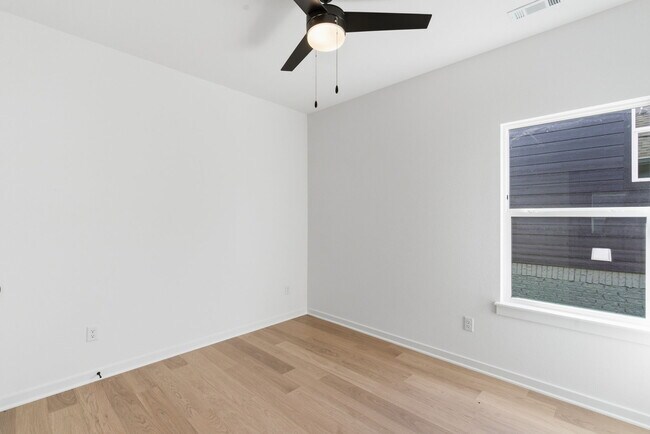 Building Photo - 1834 E Fiji St