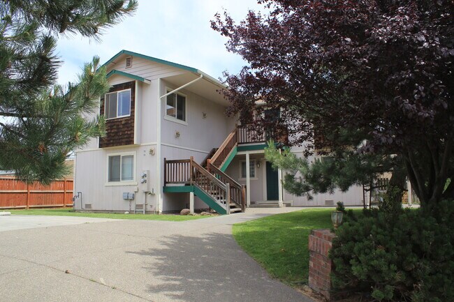 Building Photo - 503 River Ave