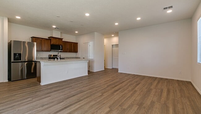 Building Photo - New ST FE Town Home