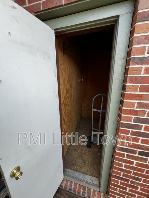 Building Photo - 4899 S Dudley St