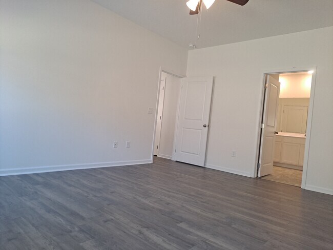 Building Photo - 144 Ibis Loop