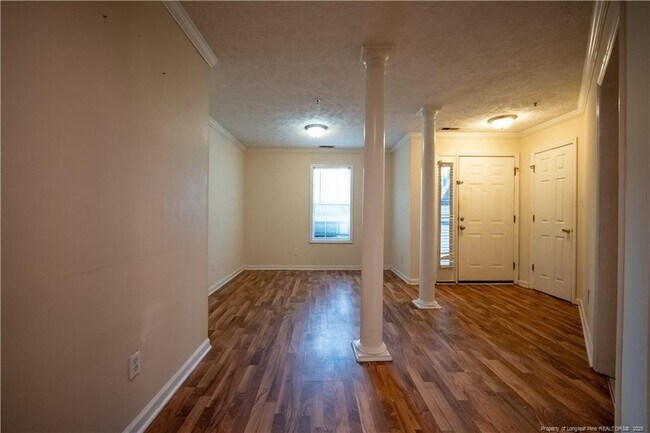 Building Photo - 352 Bubble Creek Ct