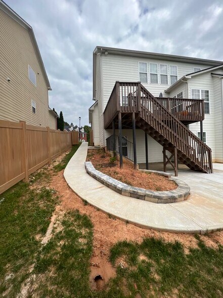 Building Photo - 3152 Daleview Way SW