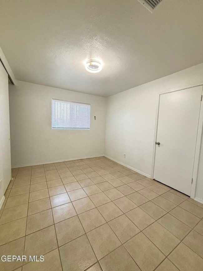 Building Photo - 4724 Sierra Madre Dr