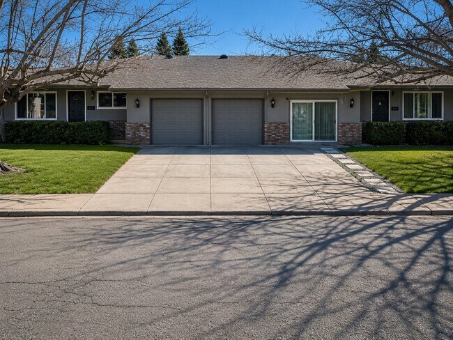 Building Photo - 1112 Jonas Ave