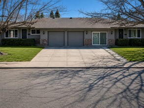 Building Photo - 1112 Jonas Ave