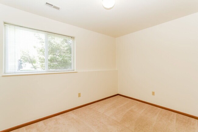 Building Photo - 4477 Lake Michigan Dr